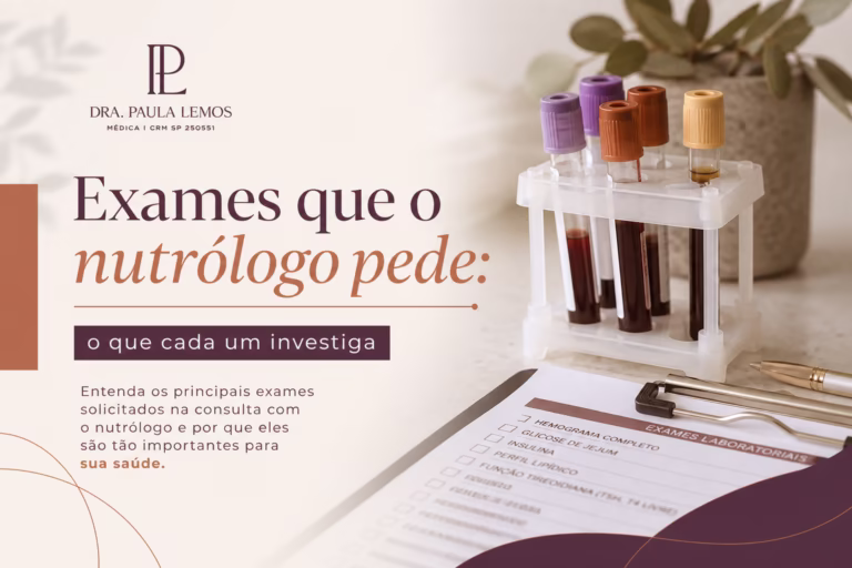 Painel de exames de sangue com tubo de coleta em cima de formulário de requisição em consultório médico